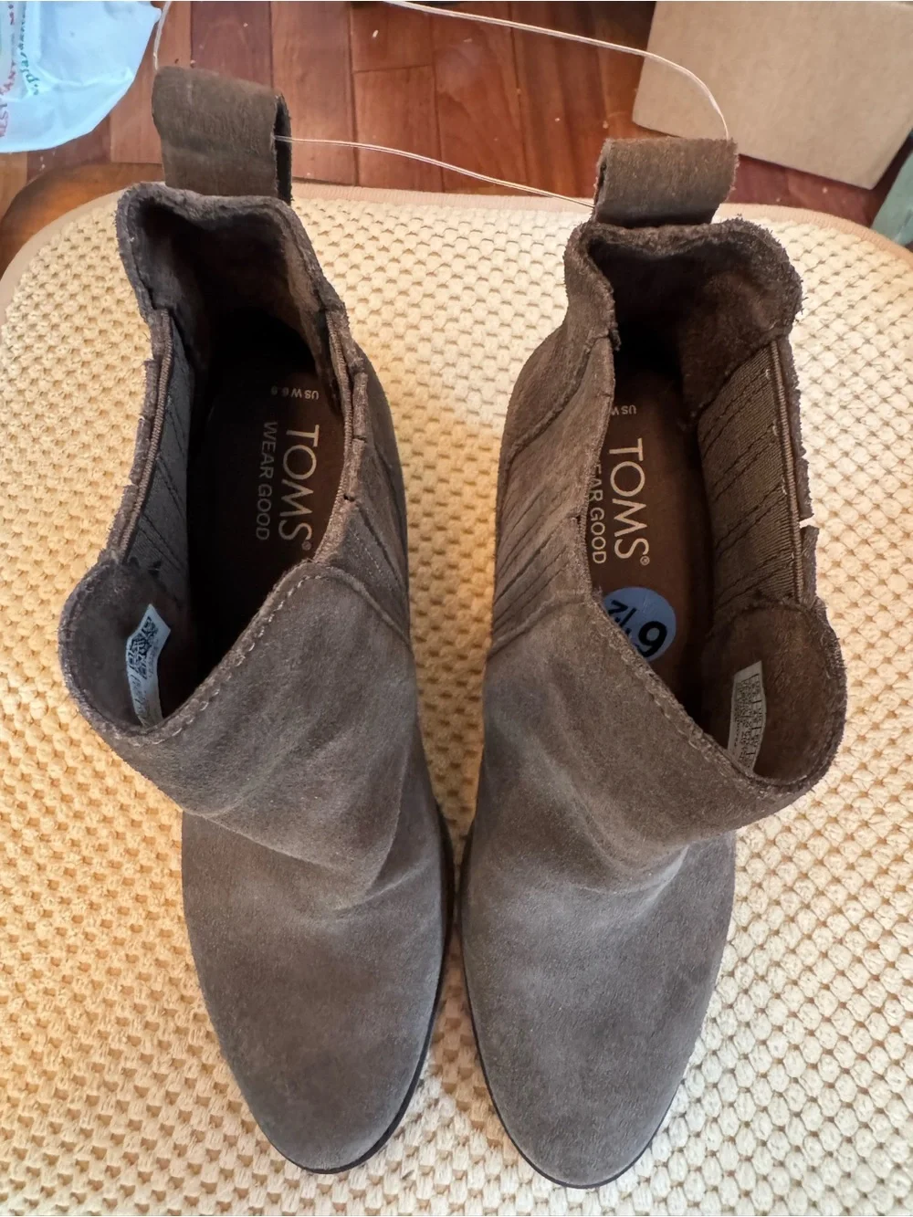 Toms classic suede